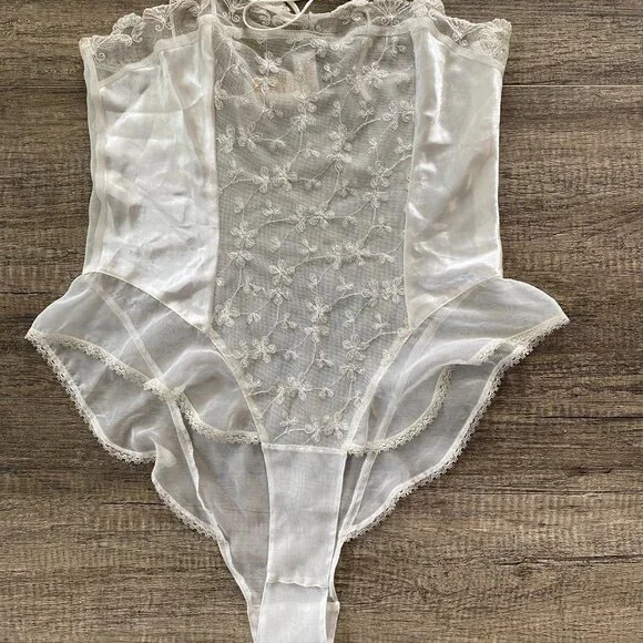 Victoria Secret Gold Tag Bridal Set Size M